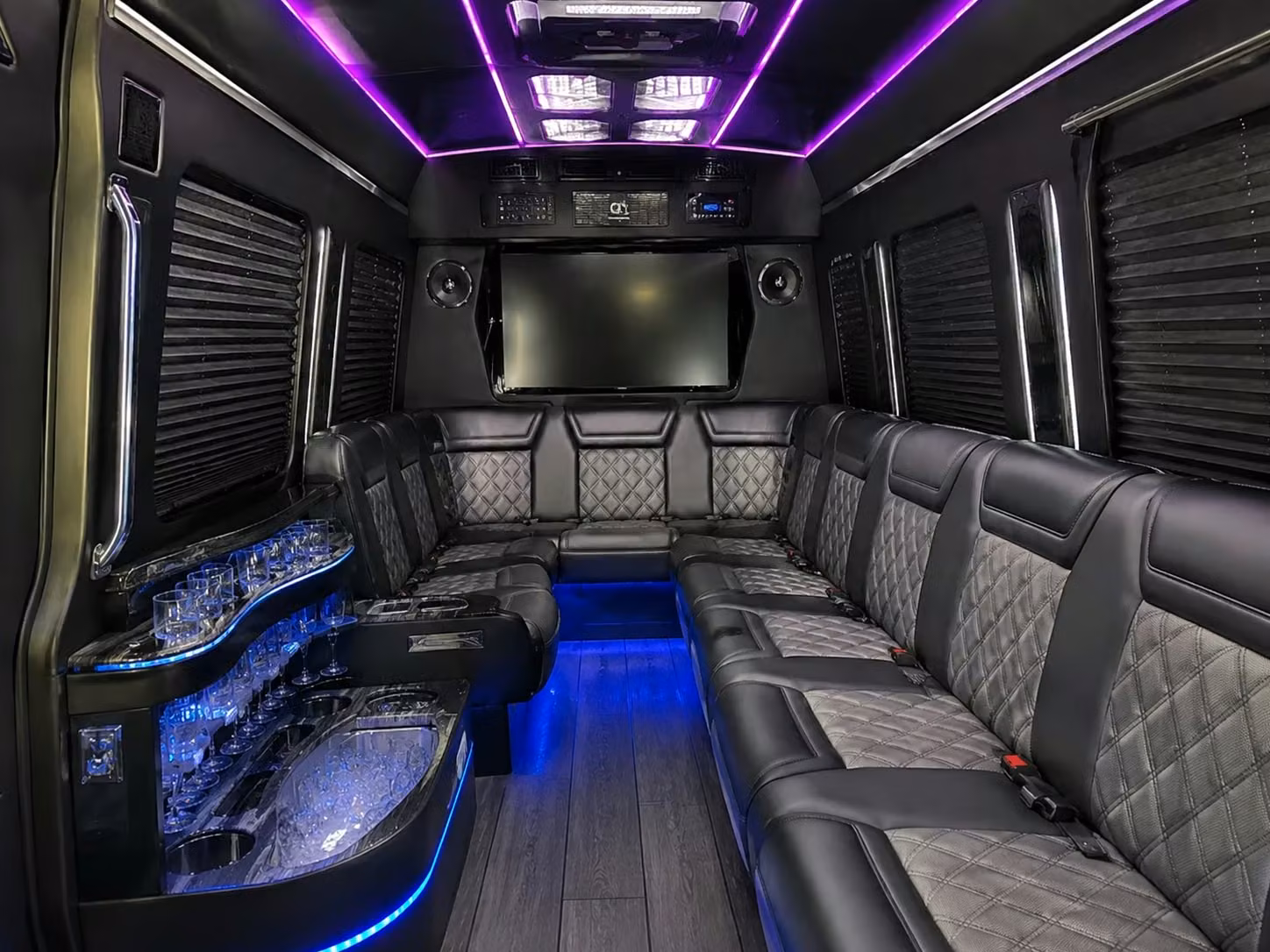 oakland airport shuttles for corporate groups and business travelers