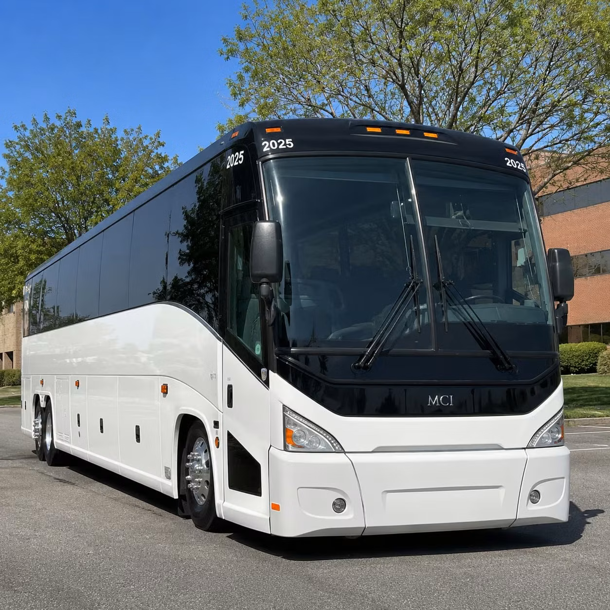 oakland arena concert bus rentals for big nights out